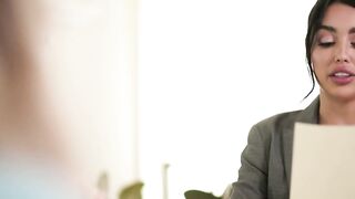 Kaylee Gunner's Office Gets A Visit From Sex-Starved Attorney Vanessa Skye
