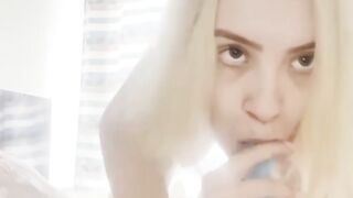 Blondie's Blissful Vibrations - Sex Toy Sensation With Hot Babe