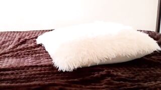 Curvaceous Hottie Riley Reid gets her Pussy Stretched by Big Dick