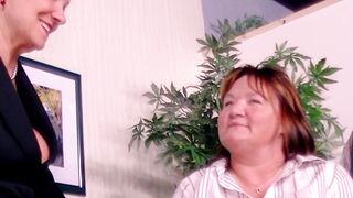 Amateur House Wife Swinger's Orgy - German Milf Threesome