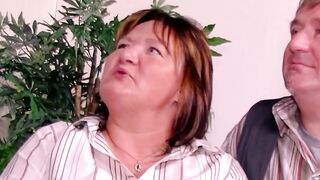 Amateur House Wife Swinger's Orgy - German Milf Threesome