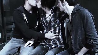 Vampire Twilight Fangbangers - Emotional Lesbian Vamps Suck Big Dick