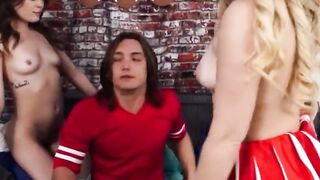 Aria-Banks & KatieKush - Double Dip Threesome in Gloryhole