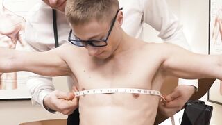 Petite Patient's Pussy Gets Ultra-Sound Examination By Hunk Doctor