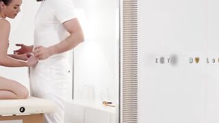 Erotic Massage Therapy - Hot Babe Gets Intimate Oily Touch from Expert Masseuse