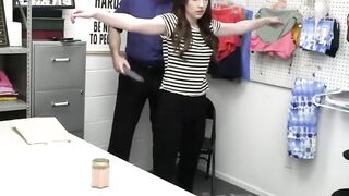 ShopLifting Challenge! Vlog Star 'Ravin' Gets Daring For Her Audience
