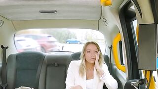 Heartbreaker - Back Seat Facial With Heartbroken Girlfriend Ashley Moore