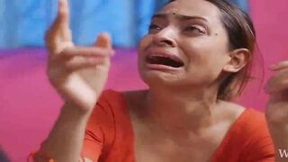Indian Desi Girl's Hot Dance Off - Bollywood Style