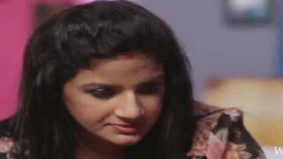 Indian Desi Girl's Hot Dance Off - Bollywood Style