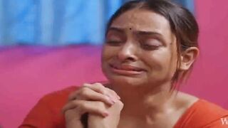 Indian Desi Girl's Hot Dance Off - Bollywood Style