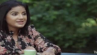 Indian Desi Girl's Hot Dance Off - Bollywood Style