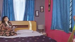 Indian Desi Girl's Hot Dance Off - Bollywood Style