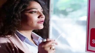 Indian Desi Girl's Hot Dance-Off with Sexy Bollywood Music