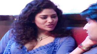 Indian Desi Girl's Hot Dance-Off with Sexy Bollywood Music