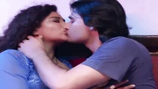 Indian Desi Girl's Hot Dance-Off with Sexy Bollywood Music