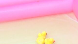 Piss Party #2 - Dirty Poolside Girls (Japanese Subtitled)