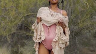 Big Black Booty Teen Exposed - Busty Beauty Reveals Perfect Natural Boobs