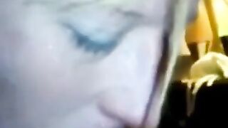 Top-Notch Babe's Head Game - Expert Handjob & Facial