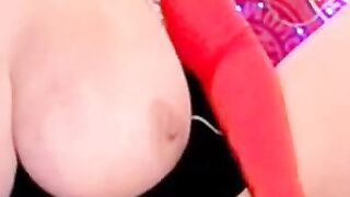 Viral Sensation - Busty Camgirl Shows Off Her Curvy Body