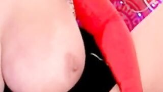 Viral Sensation - Busty Camgirl Shows Off Her Curvy Body