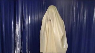 Latex Fem Dom Gf and Pvc Sub chick Encased inside Vacuum