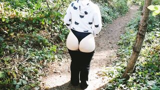 Exhibitionist milf Flashing her round Ass and Having Fun with her