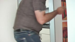 concealed camera!!! Dreckschwein fickt Crazy-Priscilla into der Büro Teeküche