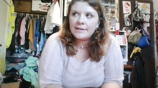 THICC Cutie get Paid to Rides her Chair and Squirt
