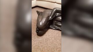 Sub chick Gasmasked Fetish into Trashbag Vacum Experiment