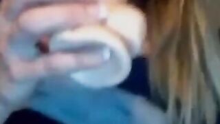 28yo girl masturbating on webcam