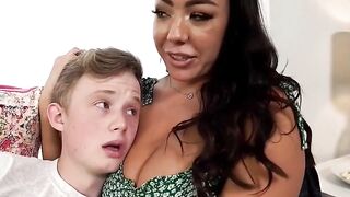 Kitten Latenight – Stepmom Motivation