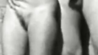 Solrig handjob med en dansk bedstemor