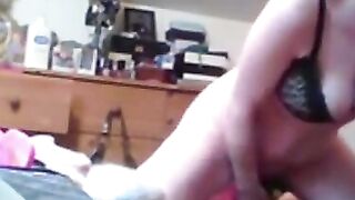 Aunt-Girl Swings: American Amateur Close-Up