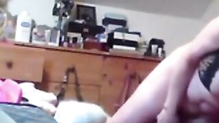 Aunt-Girl Swings: American Amateur Close-Up