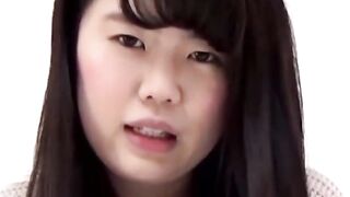 Shy Japanese ladies are filling up their tanks with warm pee