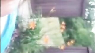 Amateur Babe Gives a Sensual Blowjob