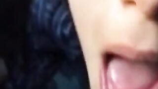 Amateur Babe Gives a Sensual Blowjob
