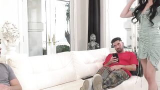 Im anal fucking my big tits trans stepmom with her new lover