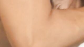 Hottie gives nice blowjob