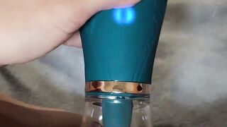 O prazer intenso com meu sugador de clitóris - experiência quente e íntima.