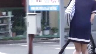 Voyeur snares Japanese chicks pissing in a public park