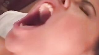 Mi piace prenderlo nel culo da un grosso cazzo amateur
