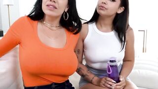 Lucky dude fucks stepmom Little Puck and stepsis Beca Barbie