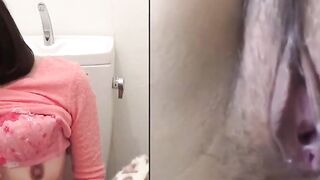 Asian gal pauses shopping to finger herself to squirt
