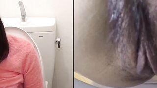 Asian gal pauses shopping to finger herself to squirt