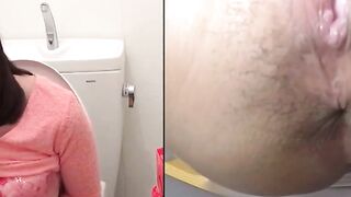 Asian gal pauses shopping to finger herself to squirt