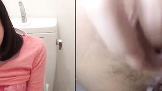 Asian gal pauses shopping to finger herself to squirt