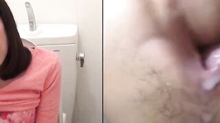 Asian gal pauses shopping to finger herself to squirt
