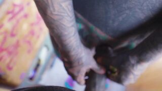 Tattooed hottie Anuskatzz has fun in the RV