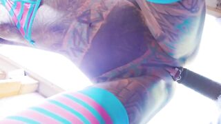 Tattooed hottie Anuskatzz has fun in the RV